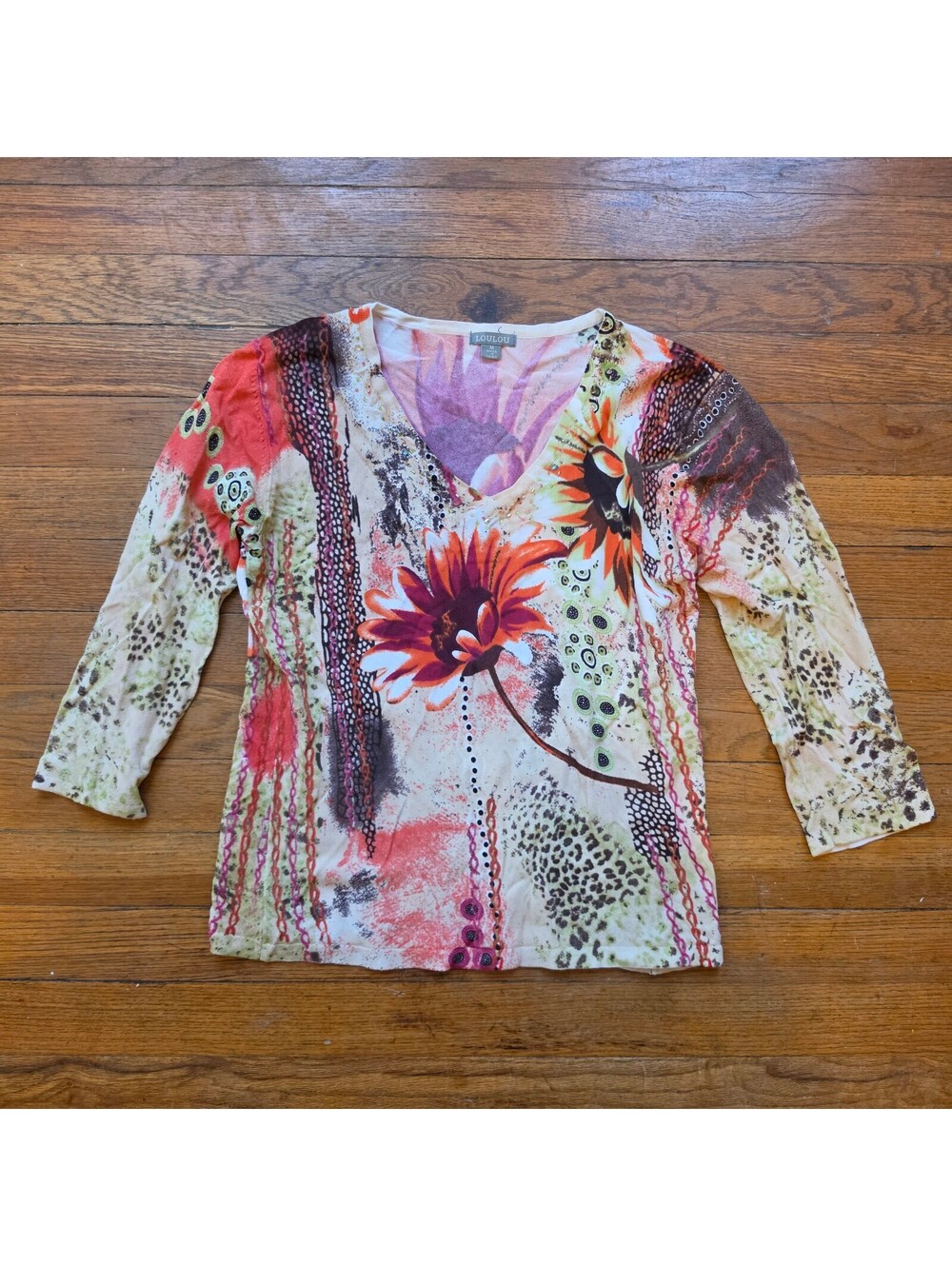 Y2k Loulou stretchy 3/4 sleeve floral graphic v neck blouse